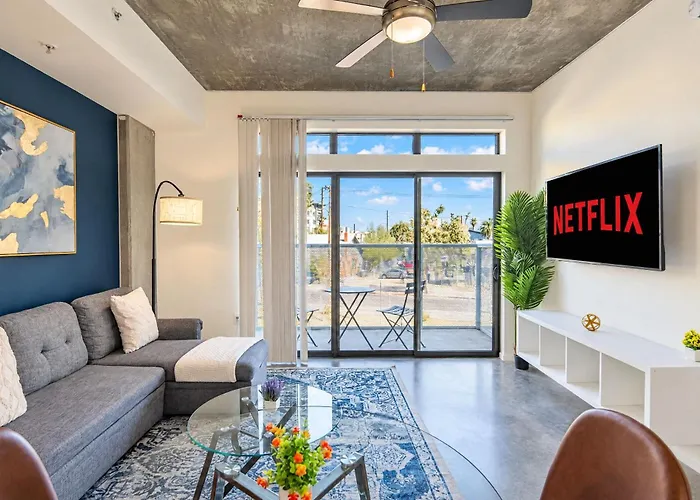 Luxury At Dt Phx Balcony Pool Gym Parking Wd Apartment